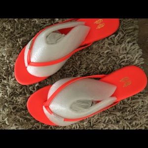 Victoria’s Secret sandals